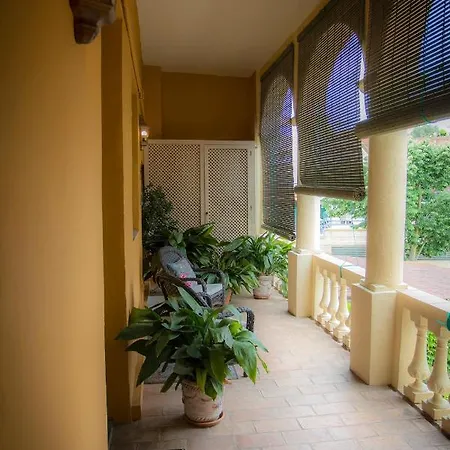 Hostalet Dels Indians 2*