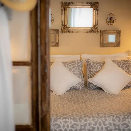 Guest house Hostalet Dels Indians 2*