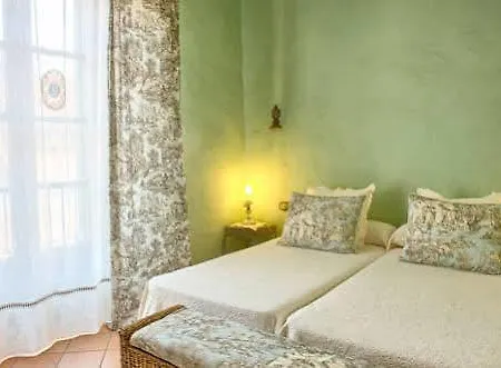 Guest house Hostalet Dels Indians 2*